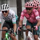Jefferson Cepeda (i), del Caja Rural, y Jonathan Caicedo (d), del EF Education-EasyPost, son los representantes ecuatorianos en la Vuelta a España.