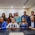 Escena. El exasambleísta Ricardo Vanegas (i) estuvo con la familia.