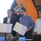 Firma. Representantes de la Empresa Pública Municipal para la Gestión de Riesgos y Control de Seguridad de Guayaquil - Segura EP y del Servicio Integrado de Seguridad ECU911 firmaron la renovación del convenio interinstitucional.