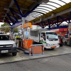 En Azuay, Cuenca, escaseaba el combustible.