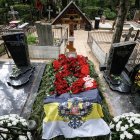 La tumba del jefe de Wagner, Yevgueni Prigozhin, en el cementerio de Porokhov en San Petersburgo.
