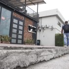 Policías llegaron al sitio para investigar el caso, que ocurrió la madrugada de este jueves.