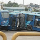 Unidades. Así permanecen algunas unidades de la Metrovía, desmanteladas.