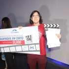 Jackson Nivela recibe el primer premio.