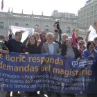 Decenas de profesores de la enseñanza secundaria pública se manifestaron en el centro de Santiago