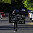 Personas participaron de una manifestación frente al Tribunal Federal, en San Juan.