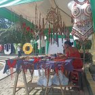 Exhibición. En los collares es donde más destacan los diseños y la creatividad las artesanas indígenas.