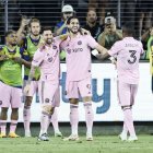 Los Angeles (United States), 04/09/2023.- Inter Miami FC Leonardo Campana (C) interacts with Lionel Messi (L) and Dixon Arroyo (2-R) of Inter Miami FC after scoring during the MLS soccer match between LAFC and Inter Miami FC at BMO Stadium in Los Angeles, California, USA, 03 September 2023. EFE/EPA/ETIENNE LAURENT