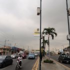 1. Radares. A diferencia de los radares de Guayaquil, los de Durán no muestran la numeración. De allí que los conductores se guían por su velocímetro. Sin embargo, pese a que van a menos de 50 kilómetros, la multa les llega