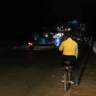 Afectación. Las vías quedan a oscuras por el robo de cables y luminarias, situación que al parecer de la ciudadanía, da paso a la presencia de la delincuencia.