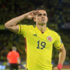 AME7419. BARRANQUILLA (COLOMBIA), 07/09/2023.- Rafael Santos Borré de Colombia celebra un gol hoy, en un partido de las Eliminatorias Sudamericanas para la Copa Mundial de Fútbol 2026 entre Colombia y Venezuela en el estadio Metropolitano en Barranquilla (Colombia). EFE/ Ricardo Maldonado
