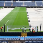 La cubierta se compone de placas que se pueden abrir y cerrar en 15 a 20 minutos según sea necesario