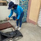 Miembros del Ministerio de Salud Pública interviene el sector de Sauces 1 para abatizar y eliminar criaderos de mosquitos