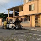 Ataques. Uno de los dos carros bomba que explotó la madrugada del viernes 8 en Puerto Bolívar.