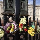 Los ciudadanos recuerdan a la monarca.