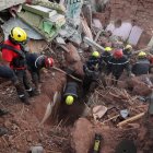 Rescatistas trabajan en zonas de Ouirgane, sur de Marrakech.