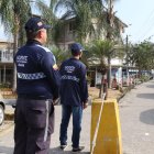 En las cercanías de la Alcaldía hay una unidad de vigilancia comunitaria móvil.