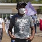 Fotografía de archivo de una protesta en favor de Julian Assange, en Brasil.