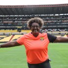 Wendy Villón la entrenadora que le dio a Barcelona, su primer título de Superliga femenina.