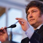 Figura. El candidato presidencial de Argentina, Javier Milei, ha hecho énfasis en su propuesta de dolarización.