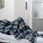 Un joven recibe tratamiento por consumo de fentanilo, el 4 de septiembre de 2023 en el Hospital Municipal Bicentenario en Guayaquil (Ecuador).