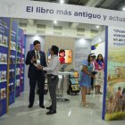 Feria.- Entre los stands que hay en la exhibición de libros que hay en el Centro de Convenciones está el de los Testigos de Jehová.
