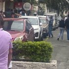 Delegados municipales durante las visitas a locales de Urdesa, el pasado 21 de septiembre.