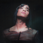 Sin perder su toque naif, Aitana es ahora más arriesgada.