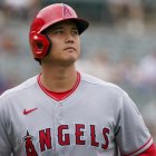 Shohei Ohtani milita en los Angels. Se recupera de una lesión  en el codo.
