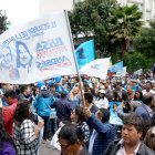 Situación. Los aspirantes finalistas y sus militantes no han perdido tiempo en su misión de promocionarse.