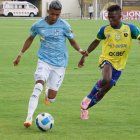 Los ofensivos del Trencito no pudieron superar la fuerte defensa de Gualaceo.