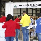 Cita. Los paquetes con el material para 101 delegaciones del exterior son papeletas para elegir asambleístas.