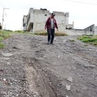 Tierra. Los caminos están en pésimo estado y ante el invierno esto empeora.