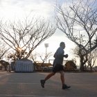 Paisaje. En medio de árboles secos, los moradores realizan sus ejercicios, aunque con menos frecuencia.
