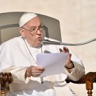 El papa Francisco celebra su audiencia general semanal en la Plaza de San Pedro, Ciudad del Vaticano, el 27 de septiembre de 2023.