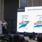 La doctora (PhD) en Oceanografía y Meteorología, María del Pilar Cornejo, durante su intervención en un foro sobre El Niño.