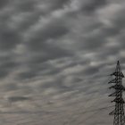 Imagen de archivo de nubes aborregadas en el cielo.