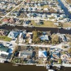 Fotografía de archivo cedida hoy por la Oficina de Aduanas y Protección Fronteriza de Estados Unidos (CBP) donde se muestra una vista aérea de la destrucción después de que el huracán Ian tocara tierra, el 30 de septiembre de 2023 en Florida. EFE/CBP /Ozzy Trevino