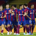 El equipo blaugrana celebró ayer el triunfo que lo deja puntero.