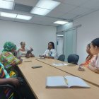 Un grupo de activistas de los colectivos de la comunidad afroecuatoriana, se acercó este viernes 29 de septiembre de 2023 hasta la Defensoría del Pueblo, en Guayaquil.