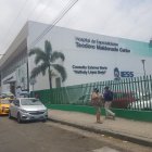 Un área de consulta externa del hospital Teodoro Maldonado Carbo lleva ahora el nombre de la asesinada directora administrativa Nathaly López Borja.