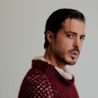 Llane tiene 33 años.