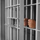 La Policía de Colombia detuvo al ecuatoriano tras una denuncia de otras empleadas del hostal.