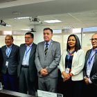 Mesías Tatamuez y Marcela Arellano junto al ministro de Trabajo, Patricio Donoso.
