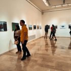 Apertura. Varios recorren una de las áreas ocupadas por el evento.