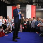 El primer ministro de Polonia, Mateusz Morawiecki, pidió castigar a los youtubers acusados de pederastia.