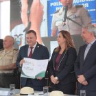 Autoridades y representantes de Fedexpor en la firma del convenio, celebrado en la Terminal Portuaria de Guayaquil.