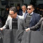 Christian Zurita fue protegido hasta con un maletón blindado