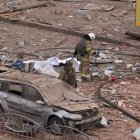 Los escombros dejados por el nuevo ataque ruso en Járkov, en el noreste de Ucrania. EFE/EPA/PAVLO PAKHOMENKO