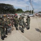 Un grupo de militares se agolpó en los exteriores del ingreso a la Penitenciaría del Litoral